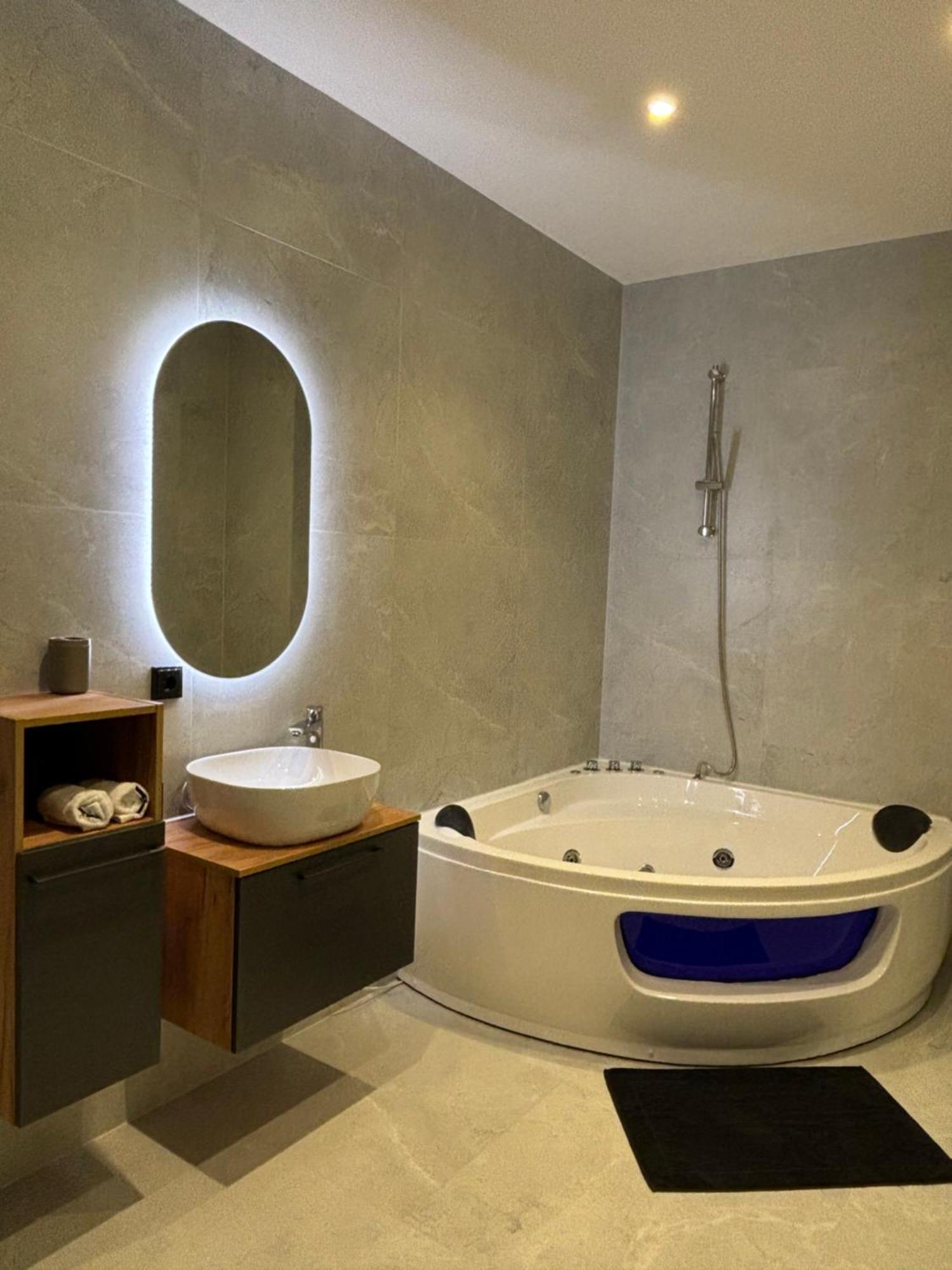 Luxus Apartment Mit Whirlpool In Kiel Exteriör bild